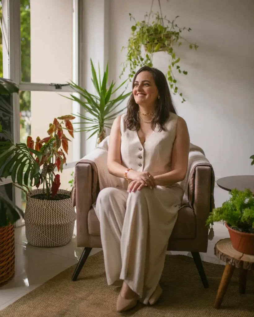 foto de psicóloga em curitiba